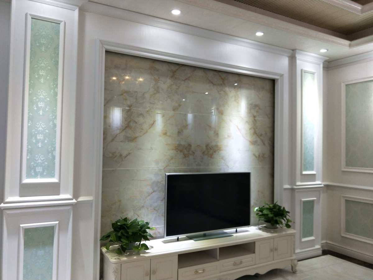 集成墙板背景墙案例解析 用美篇集成墙面打造现代家居美学